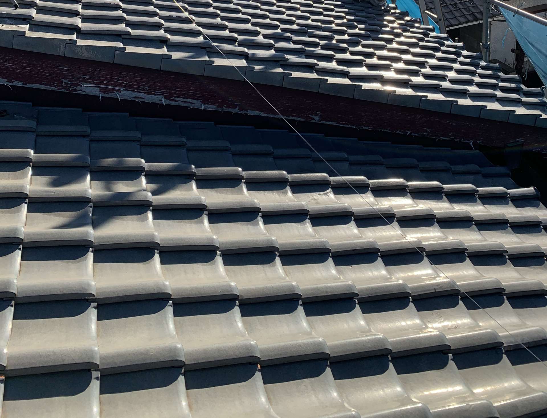 耐震改修をする際、瓦屋根の葺き替えは必須かどうか。